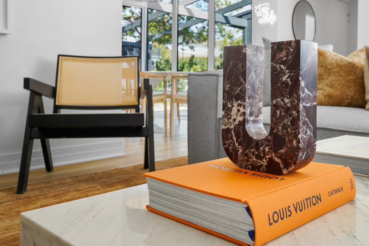 We spare no expense when it comes to design. We use the highest end furnishings to inspire all of your interior design desires.