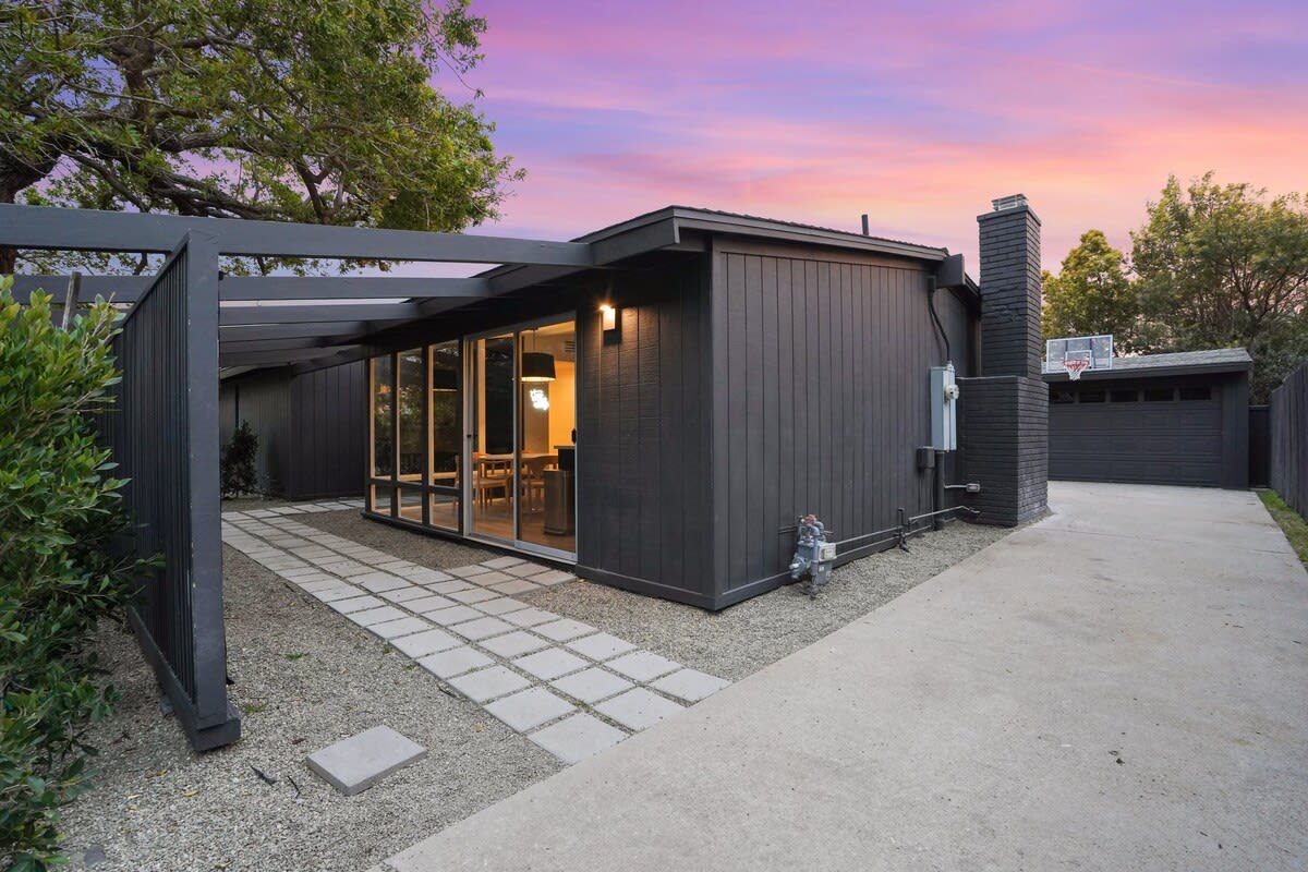 Malibu Beach House by Stay Awhile Villas — Malibu, CA — vacation rental