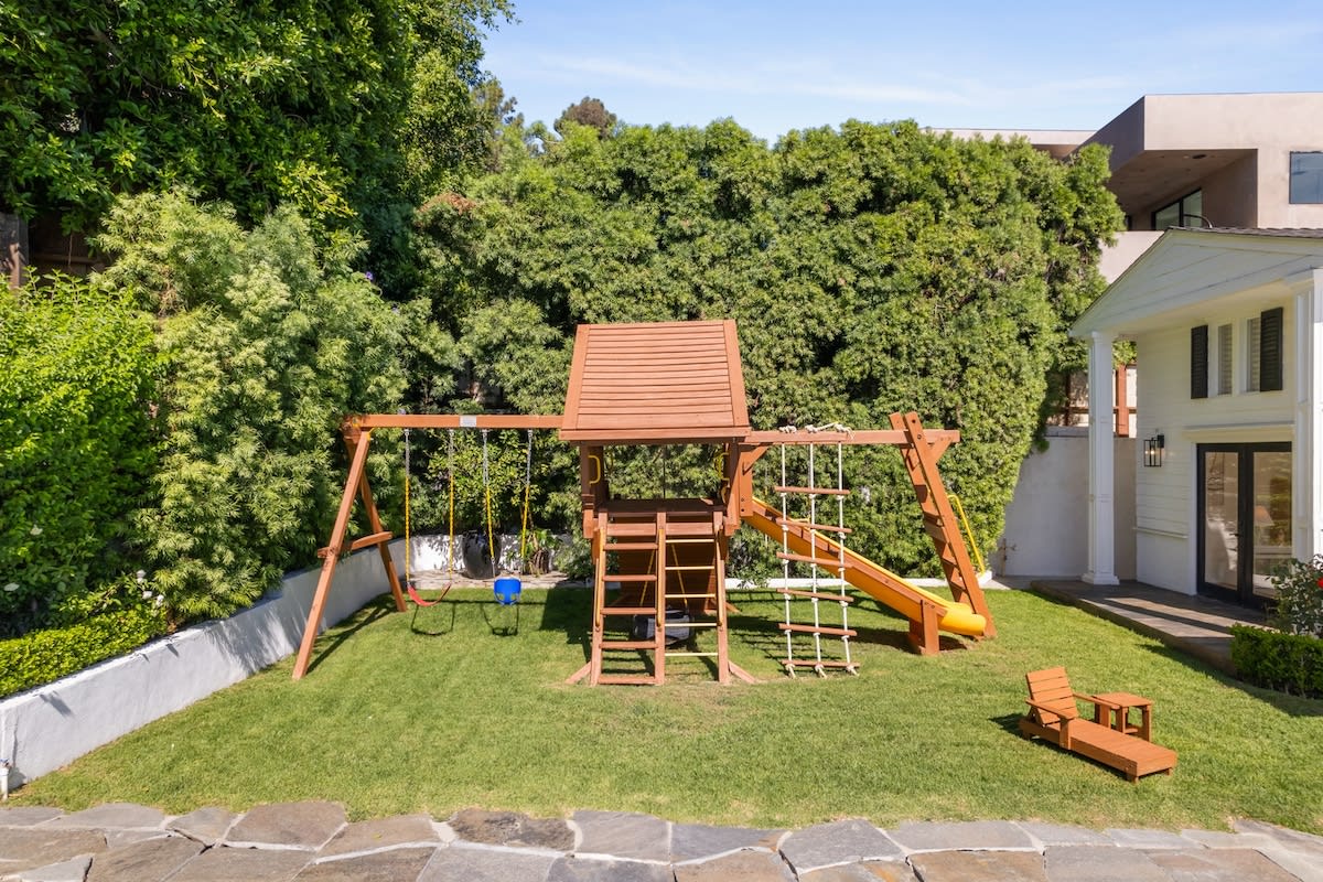 Delight in open-air fun with the jungle gym, providing a dynamic and enjoyable space for outdoor activities.