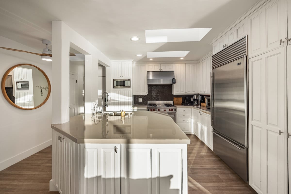 An airy, open space where gourmet moments unfold.