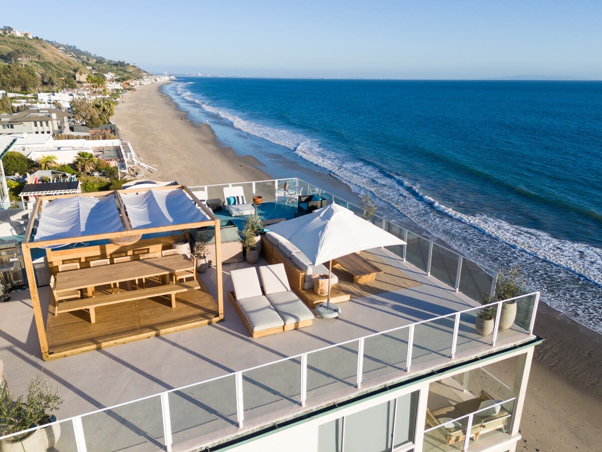 Chic and exclusive: your Malibu paradise awaits on Carbon Beach.