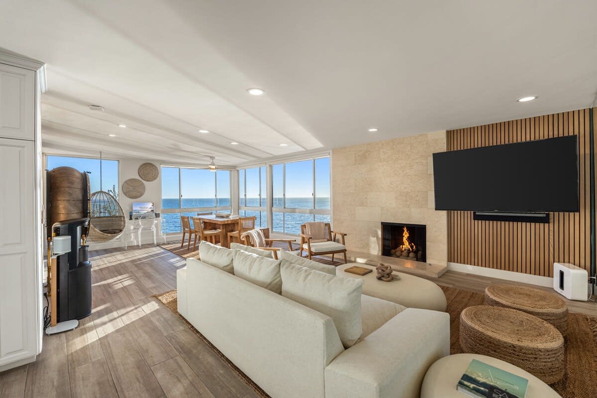 Open, airy, and ocean-kissed—your Malibu retreat awaits.