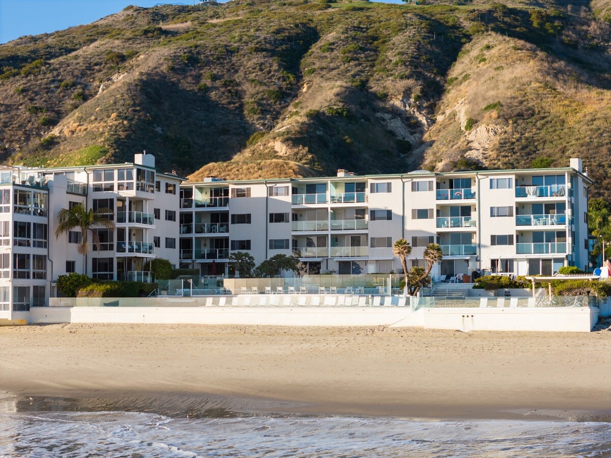 Step into serenity at our Carbon Beach vacation rental with style.