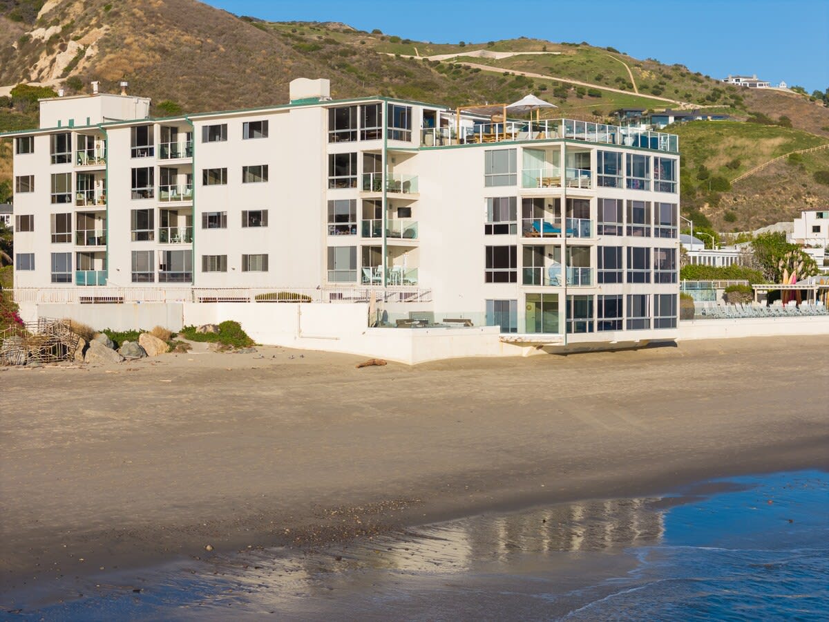 Biggest sandy beach in Malibu! Carbon Beach is the heart of Malibu!