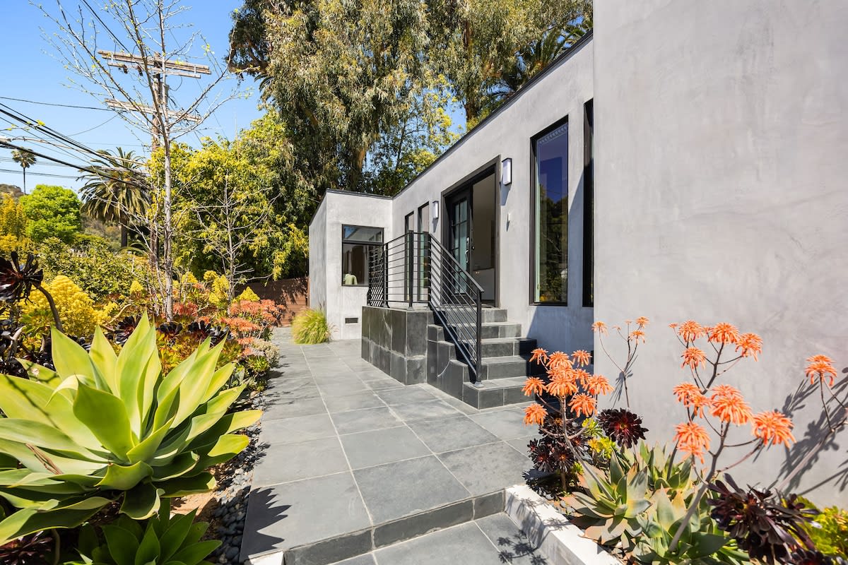 Nestled in the prestigious Beverly Hills PO neighborhood.
