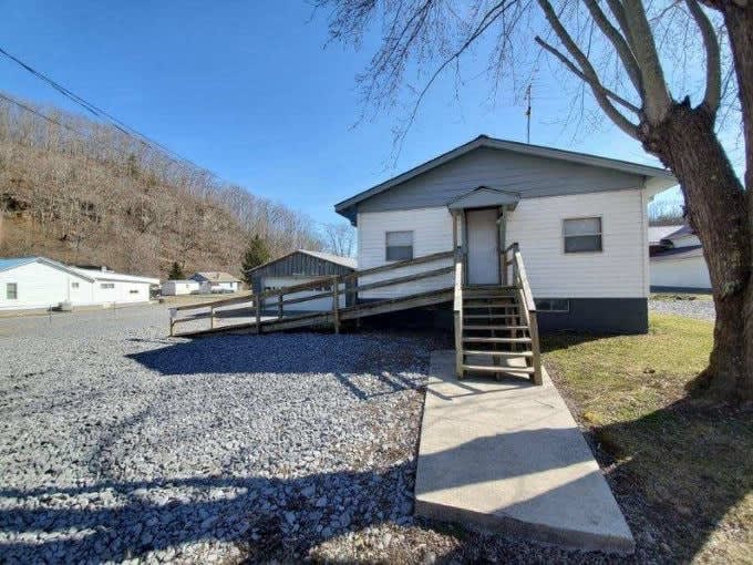 Spacious ATV Retreat House — Rock, WV — vacation rental