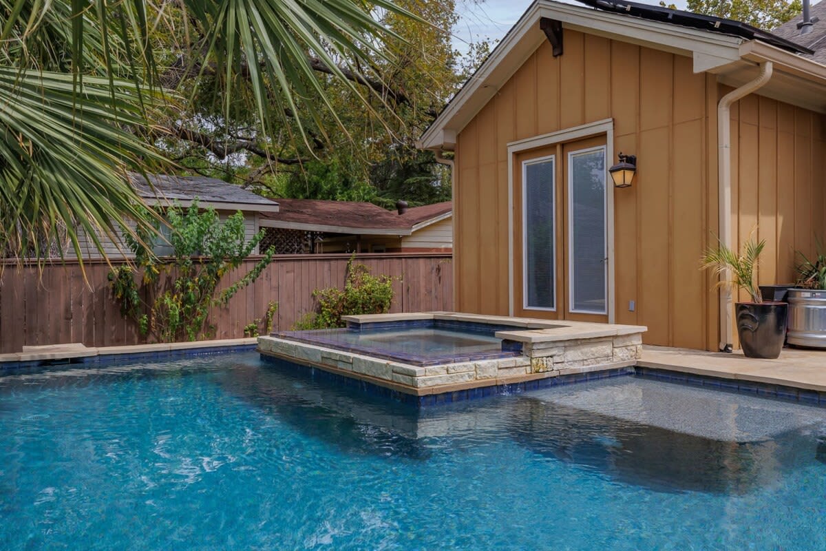 Heated Pool,Central location| Wind Down - Portoro