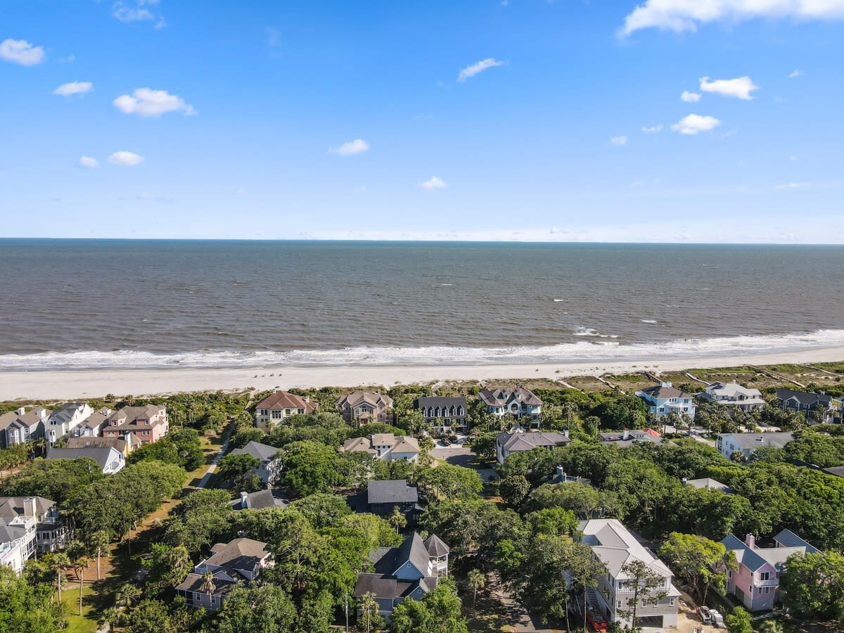 Walk to Beach, 4 br - The Commodore by Portoro