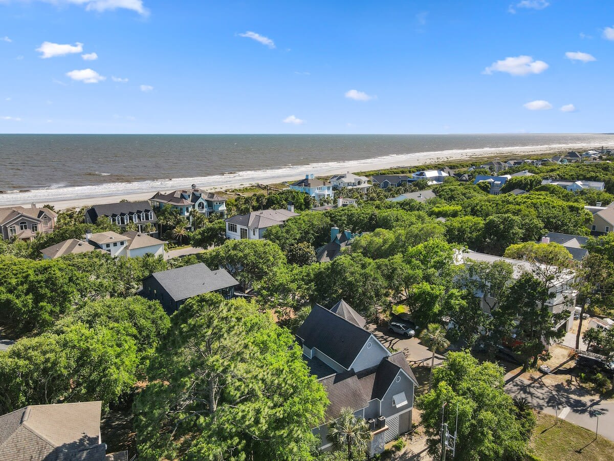 Walk to Beach, 4 br - The Commodore by Portoro