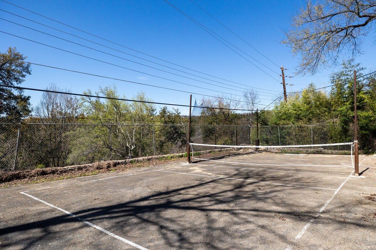 Hot Tub, Event Friendly, Pickleball | The Terrace 