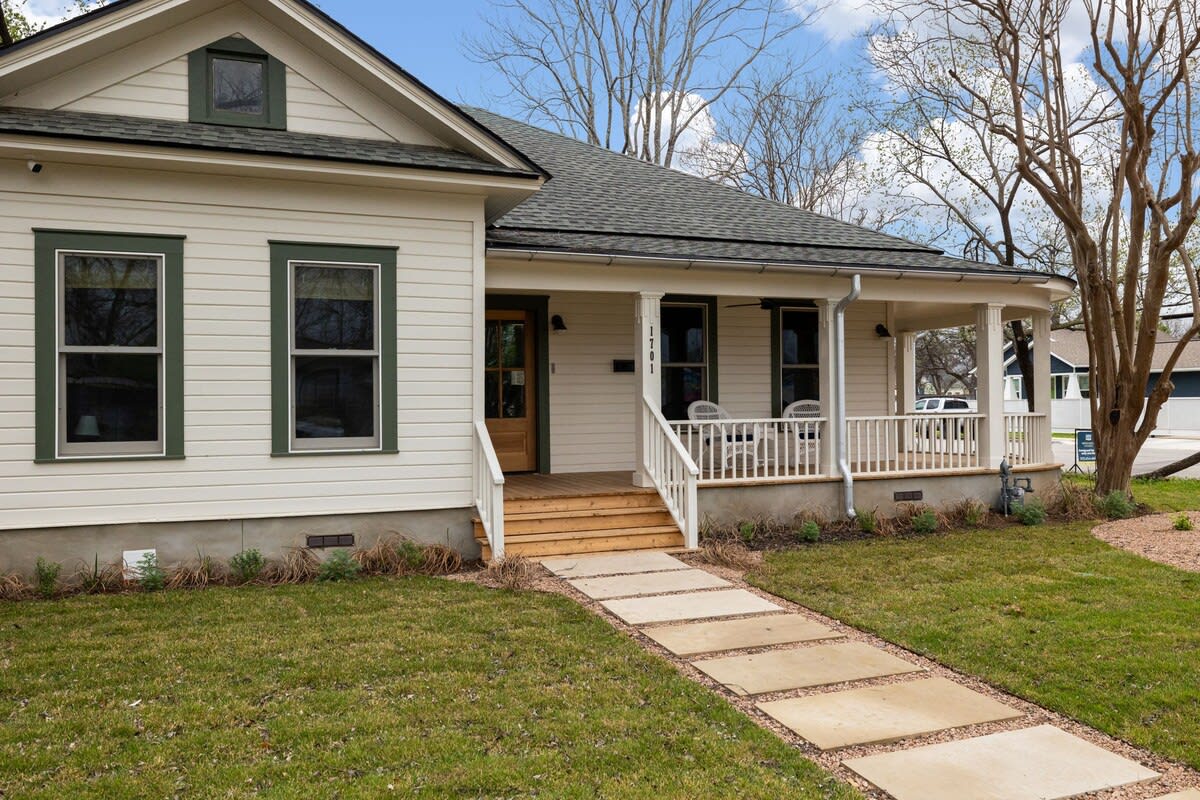 Downtown Modern Luxury | Southern Charm by Portoro