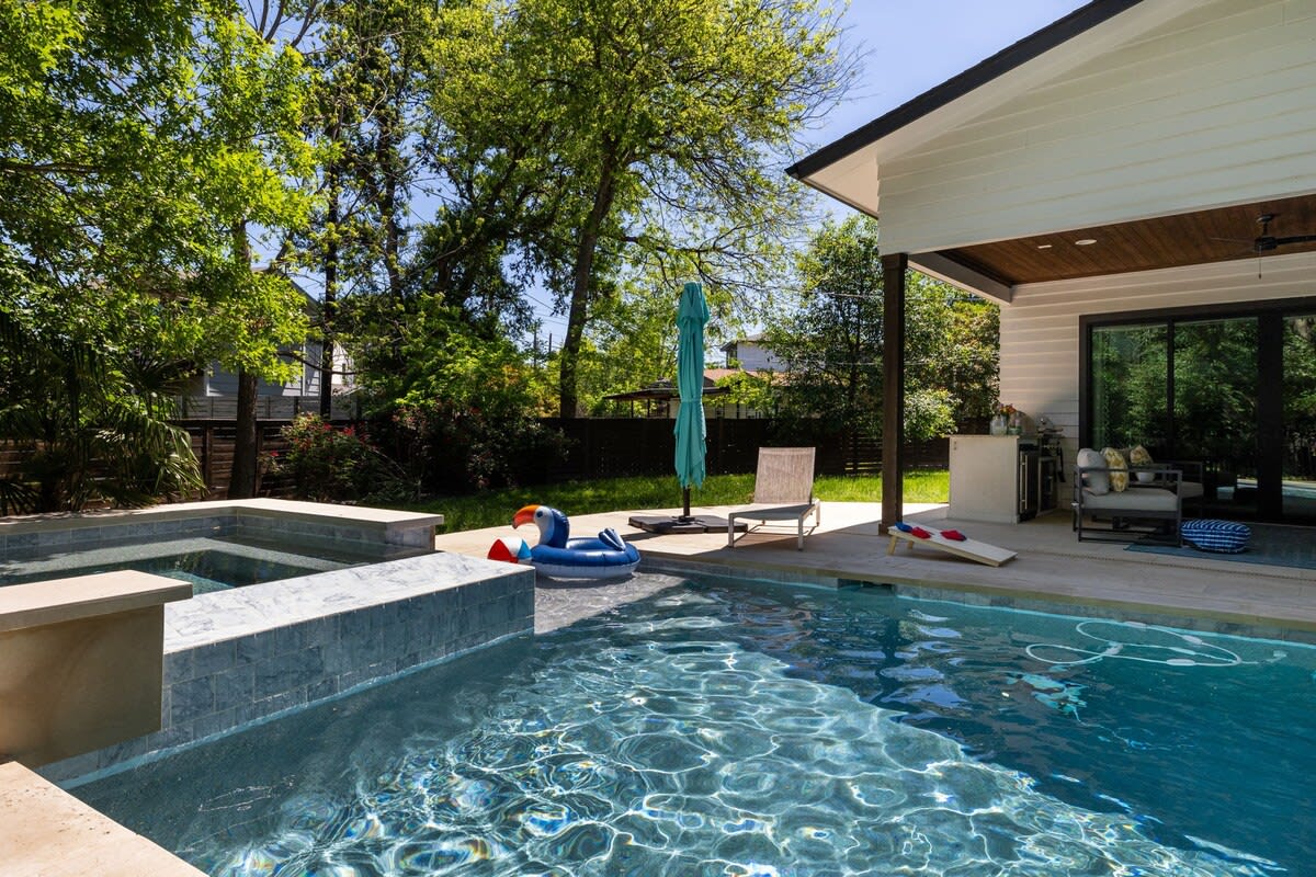 Luxury Retreat - Pool & Spa | South Austin Oasis