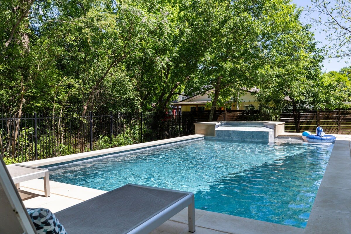 Luxury Retreat - Pool & Spa | South Austin Oasis