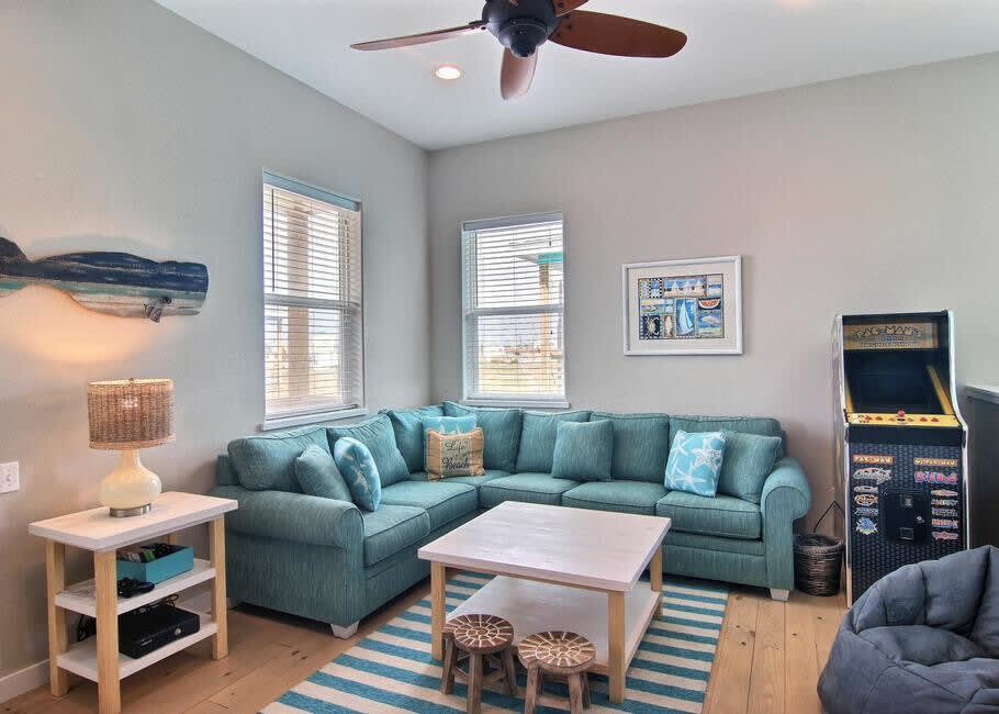 Great for Families, 4br! | Lemon Chill