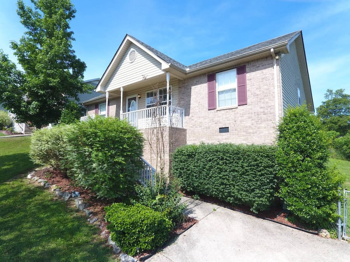 Just 20 minutes from Nashville — includes a fenced yard. — Goodlettsville, TN — vacation rental