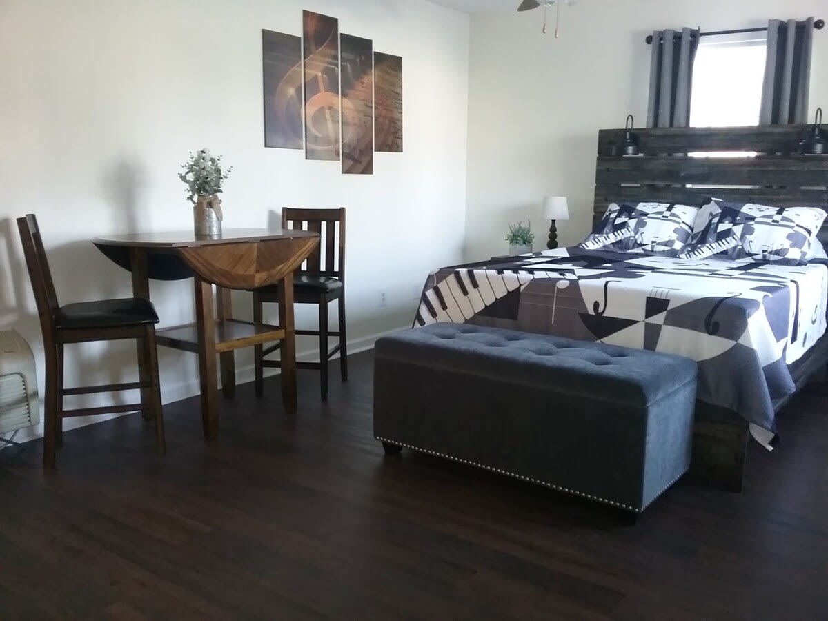 Music studio getaway, close to entertainment! — McMinnville, TN — vacation rental