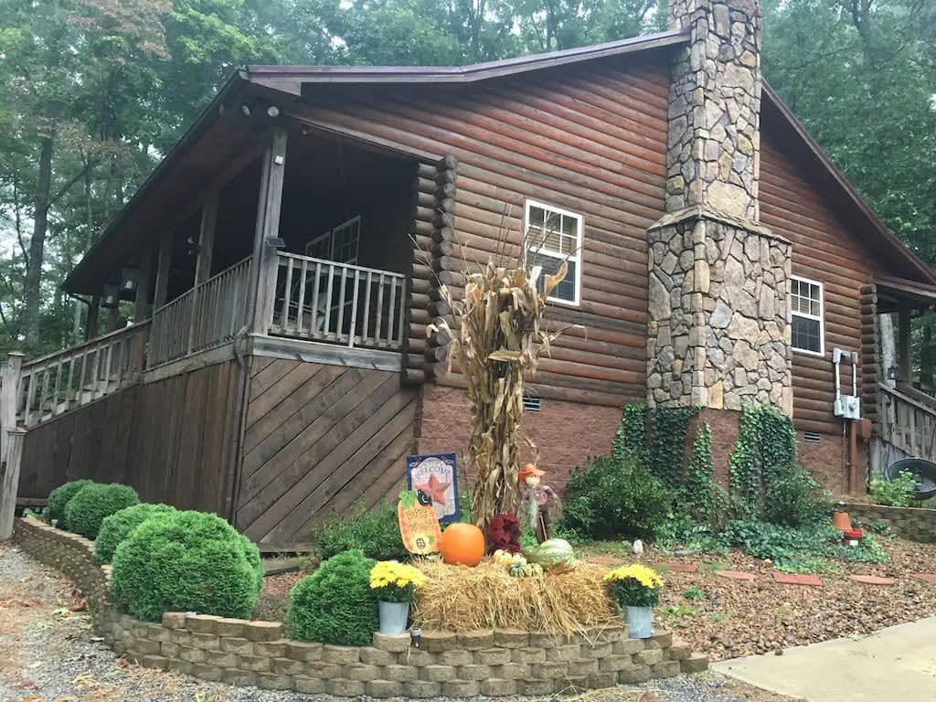TN State Parks Open! Hikes, Waterfalls, Firepits! — Spencer, TN — vacation rental