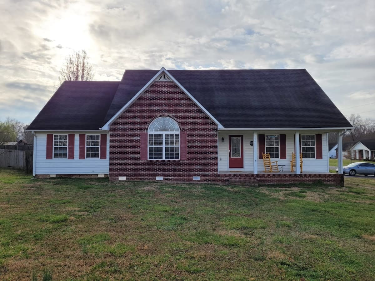 Fenced backyard! 6 miles to Cookeville Boat Dock! — Baxter, TN — vacation rental