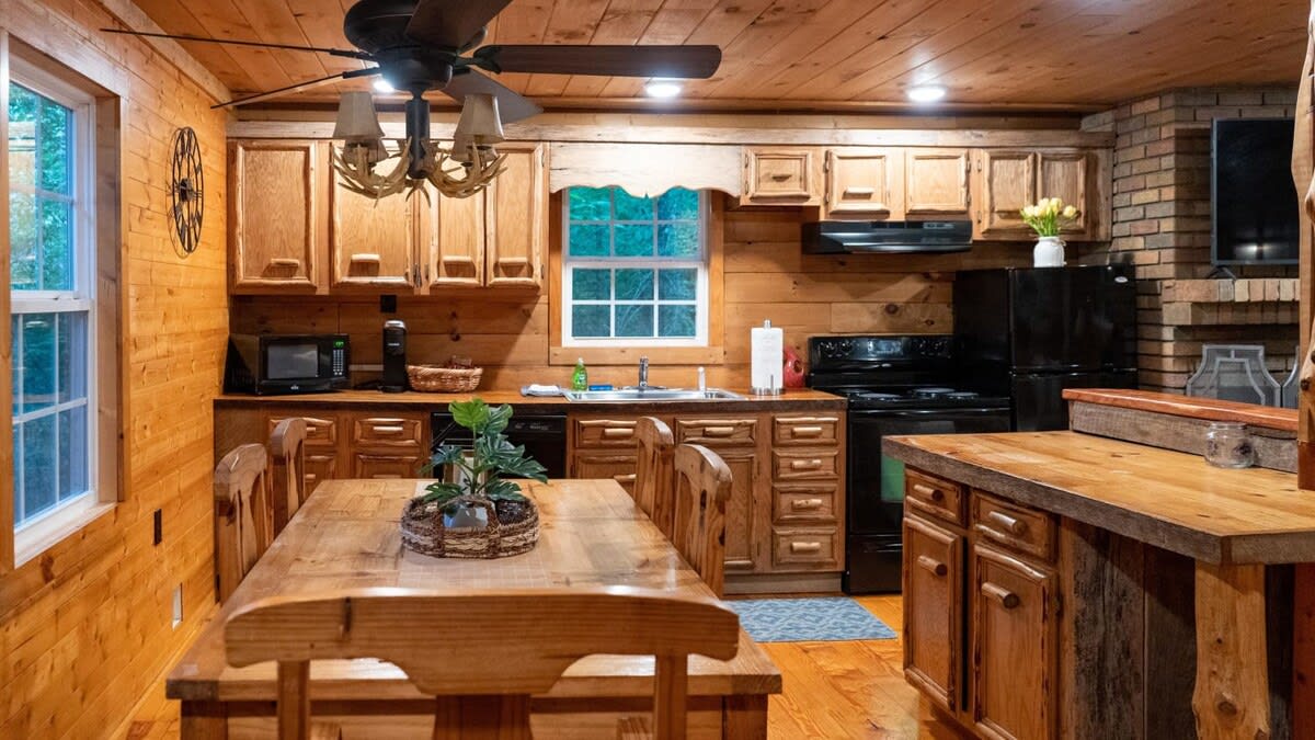 Secluded 3BR 1BA Cabin for Cozy Living — Smithville, TN — vacation rental