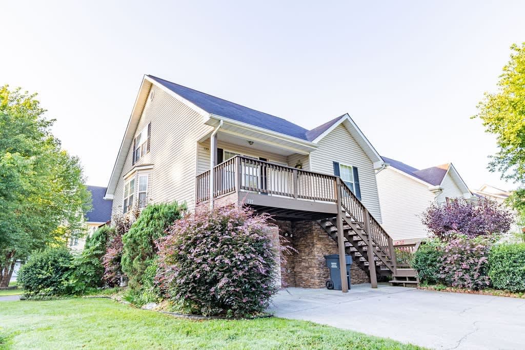Cozy Pigeon Forge home w/ hot tub, near river. — Pigeon Forge, TN — vacation rental
