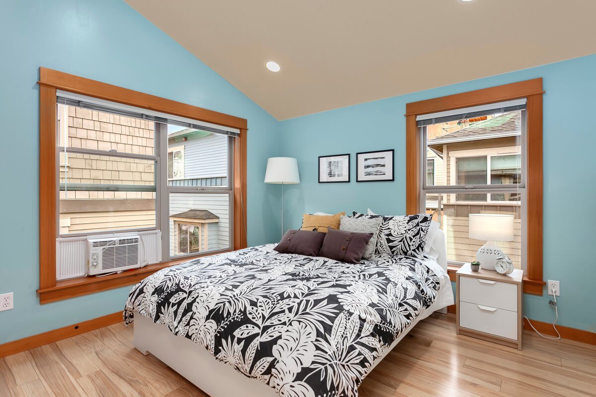 Modern Townhouse near DT Seattle & Stadium, Parking - Picture 18
