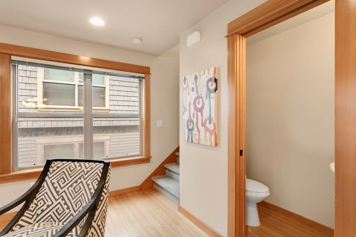 Modern Townhouse near DT Seattle & Stadium, Parking - Picture 19
