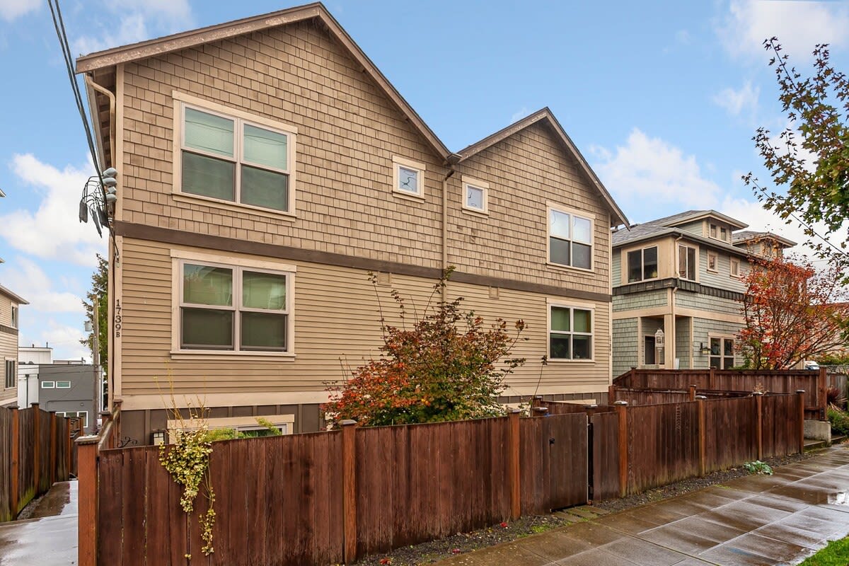 Modern Townhouse near DT Seattle & Stadium, Parking - Picture 25