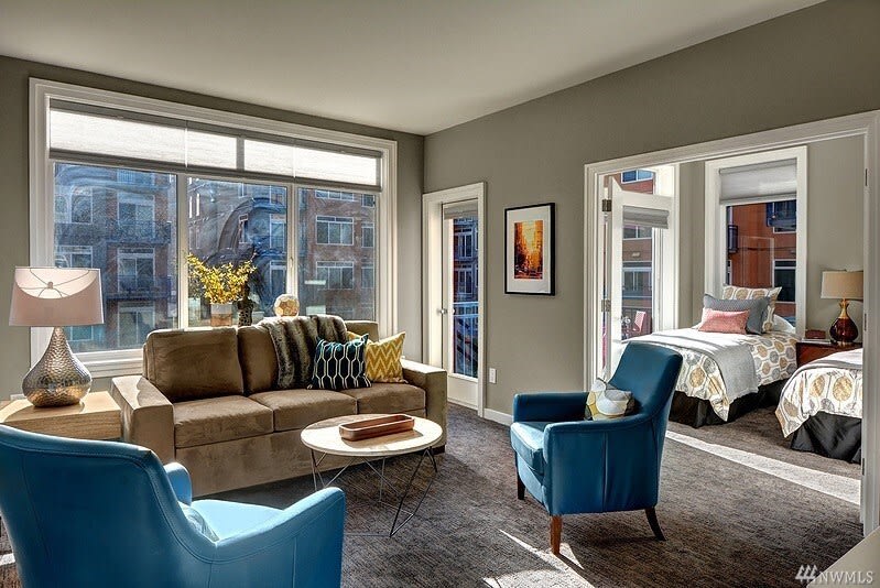 DT Designer's 2BR Condo Parking, Tub, Pool - 99 walk score - Picture 7