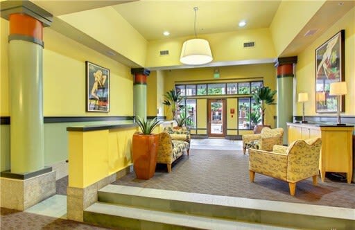 DT Designer's 2BR Condo Parking, Tub, Pool - 99 walk score - Picture 22