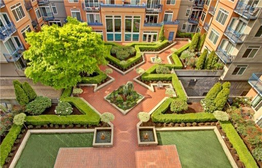 DT Designer's 2BR Condo Parking, Tub, Pool - 99 walk score - Picture 3
