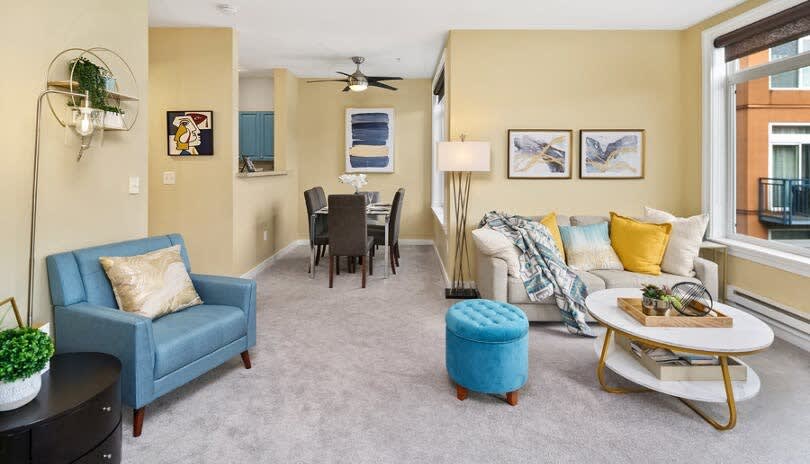 Amazing Courtyard View DT Parking tub pool 99 WS