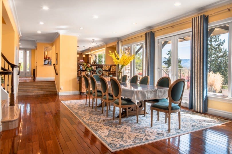 Elegant 4400sf Villa w/ Lk. & Mt. view | Sammamish - Picture 15