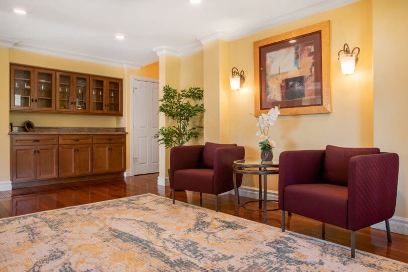 Elegant 4400sf Villa w/ Lk. & Mt. view | Sammamish - Picture 10