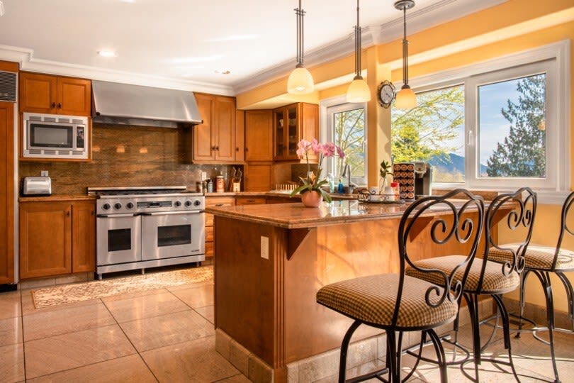 Elegant 4400sf Villa w/ Lk. & Mt. view | Sammamish - Picture 11