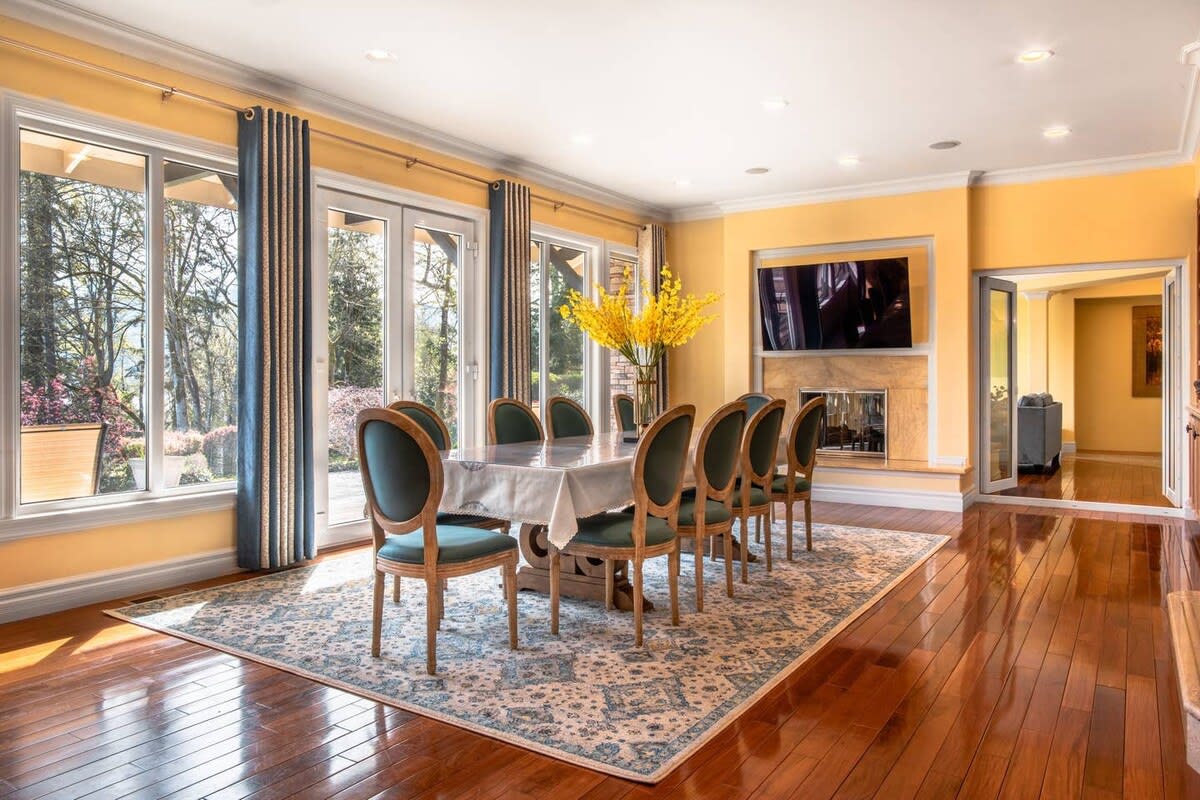Elegant 4400sf Villa w/ Lk. & Mt. view | Sammamish - Picture 14