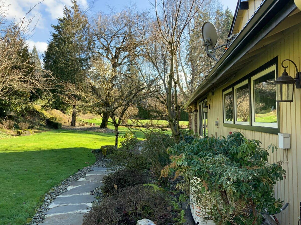 Elegant 4400sf Villa w/ Lk. & Mt. view | Sammamish - Picture 39