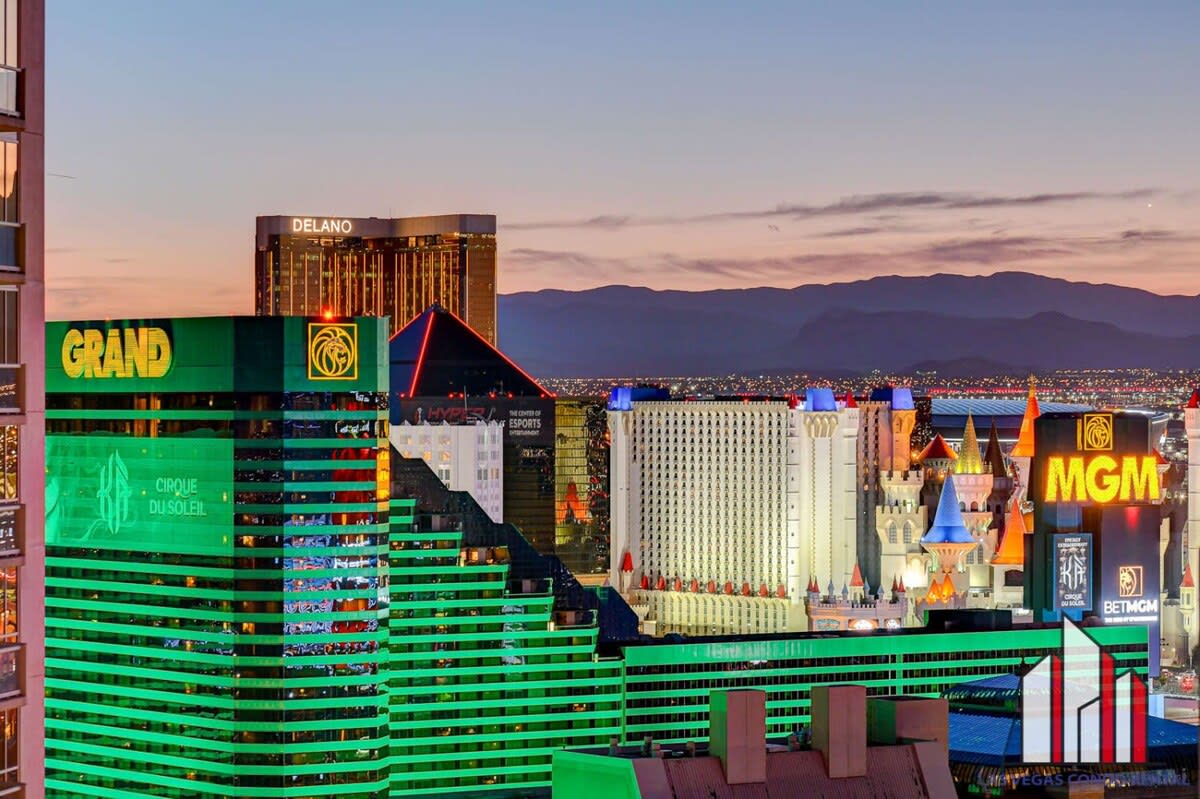 Signature 2Br3Ba balcony combo units 28-602 and 04 — Las Vegas, NV — vacation rental