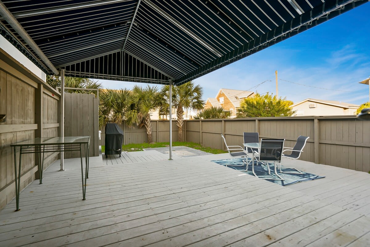 100 Steps to Sand, Private Deck, BBQ, Beach Gear - Picture 20