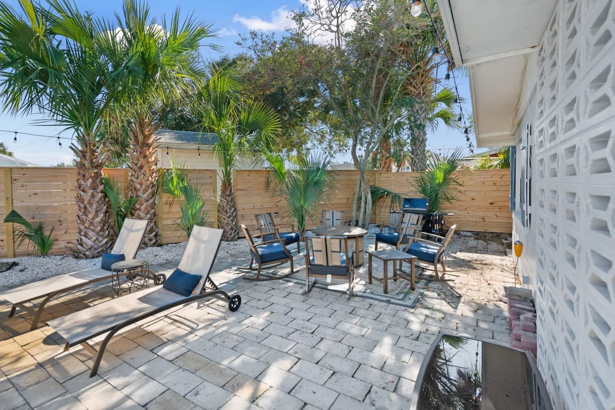 Heated Pool, Mini Golf, Walk to Beach, Beach Gear - Picture 45