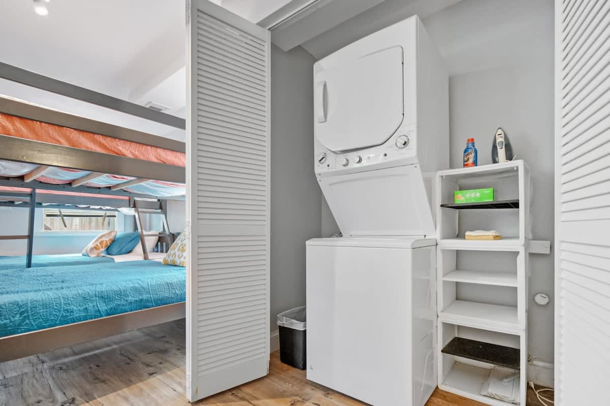 Heated Pool, Mini Golf, Walk to Beach, Beach Gear - Picture 42