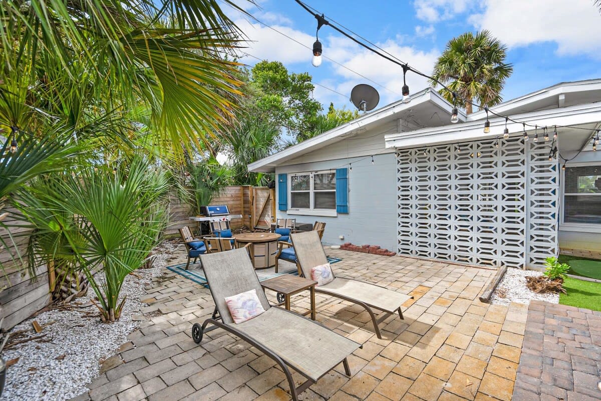 Heated Pool, Mini Golf, Walk to Beach, Beach Gear - Picture 46