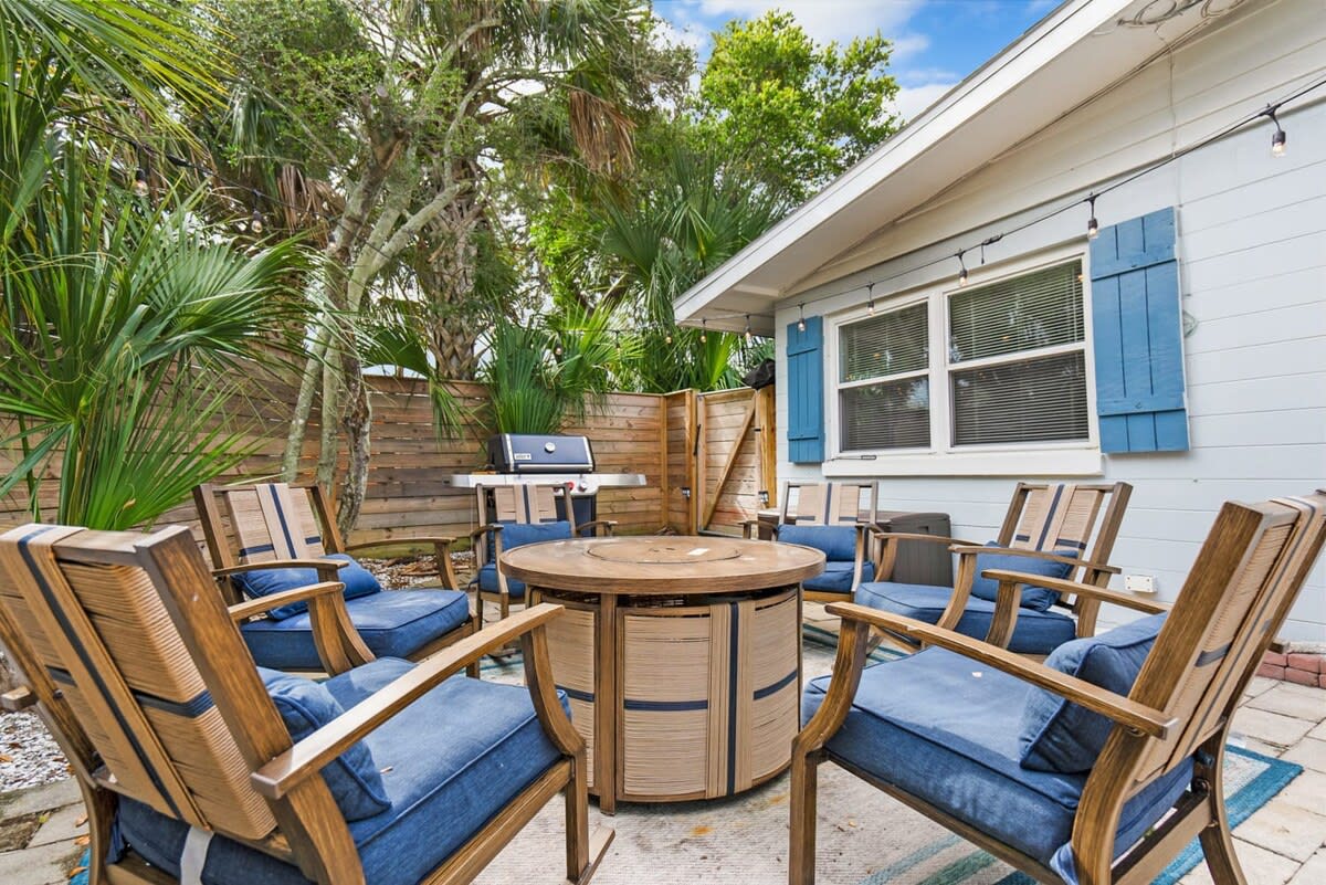 Heated Pool, Mini Golf, Walk to Beach, Beach Gear - Picture 44