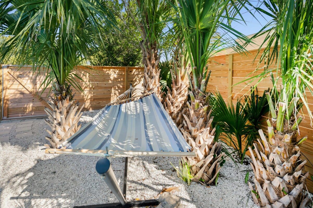 Heated Pool, Mini Golf, Walk to Beach, Beach Gear - Picture 50