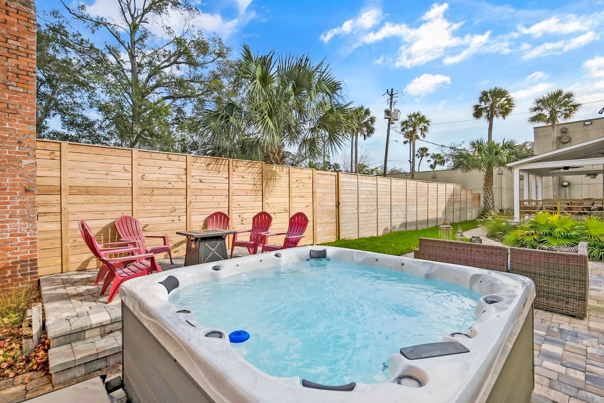 Stay in A Castle In St. Augustine, Hot Tub, Fireplace — St. Augustine, FL — vacation rental