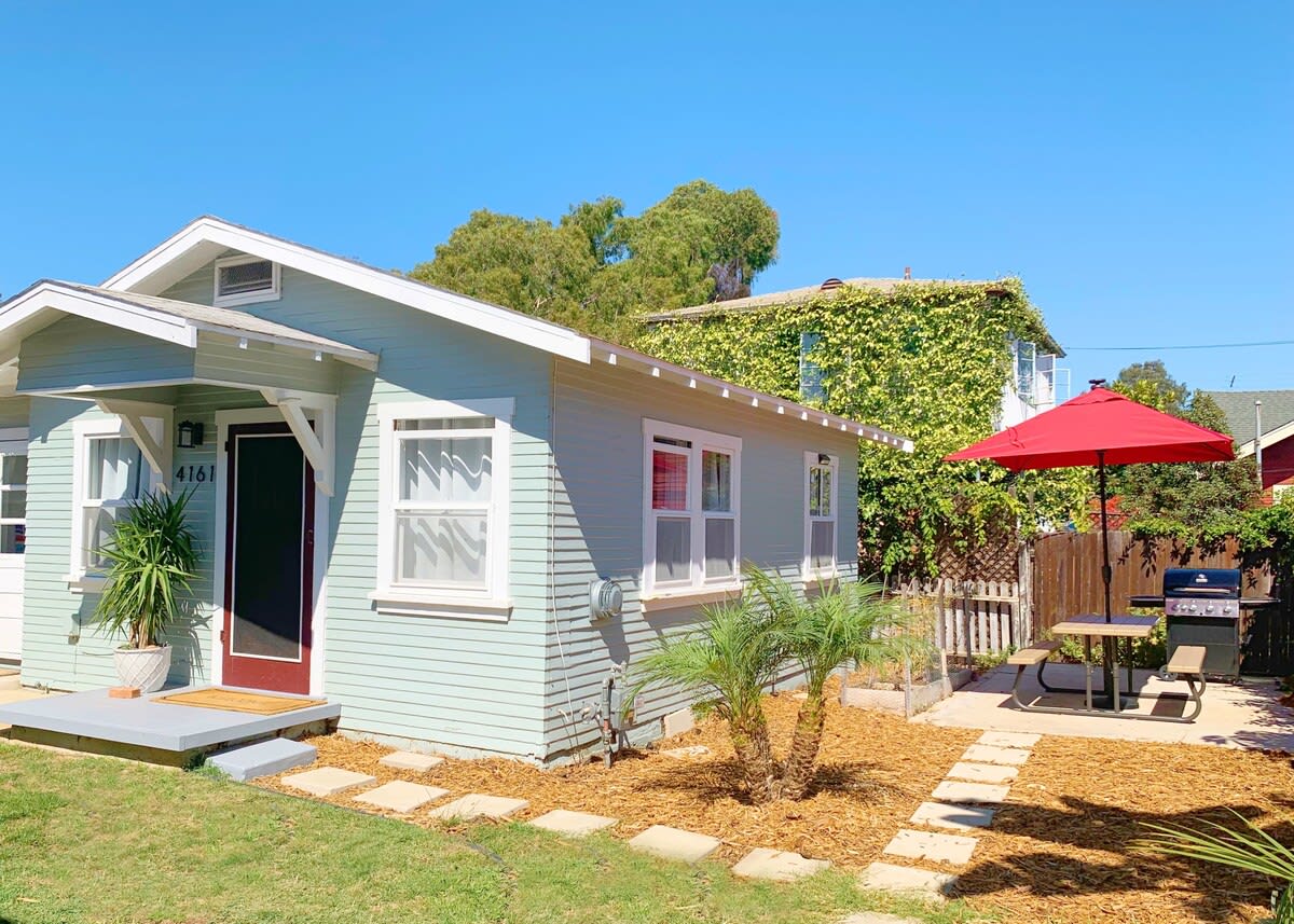 Adorable Quirky Hideaway BIG Private Enclosed Yard