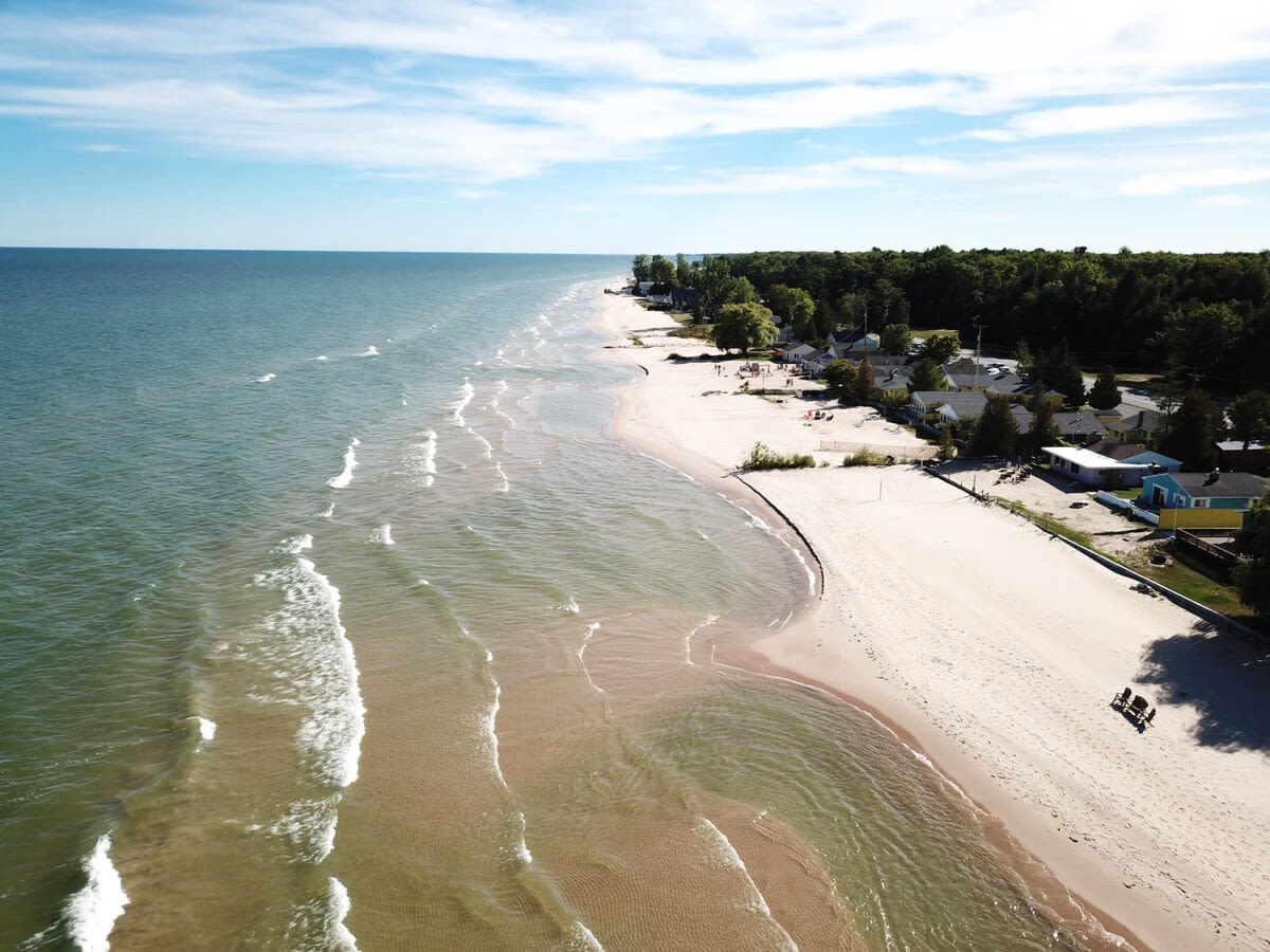 Stunning views of Lake Huron - Photo 1