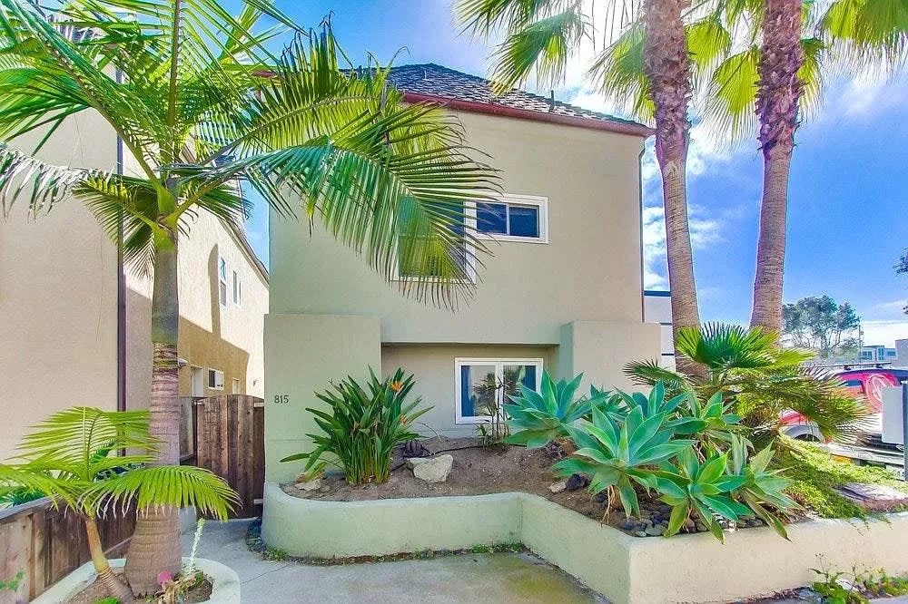 Sunny Mission Beach house steps to Ocean Bay