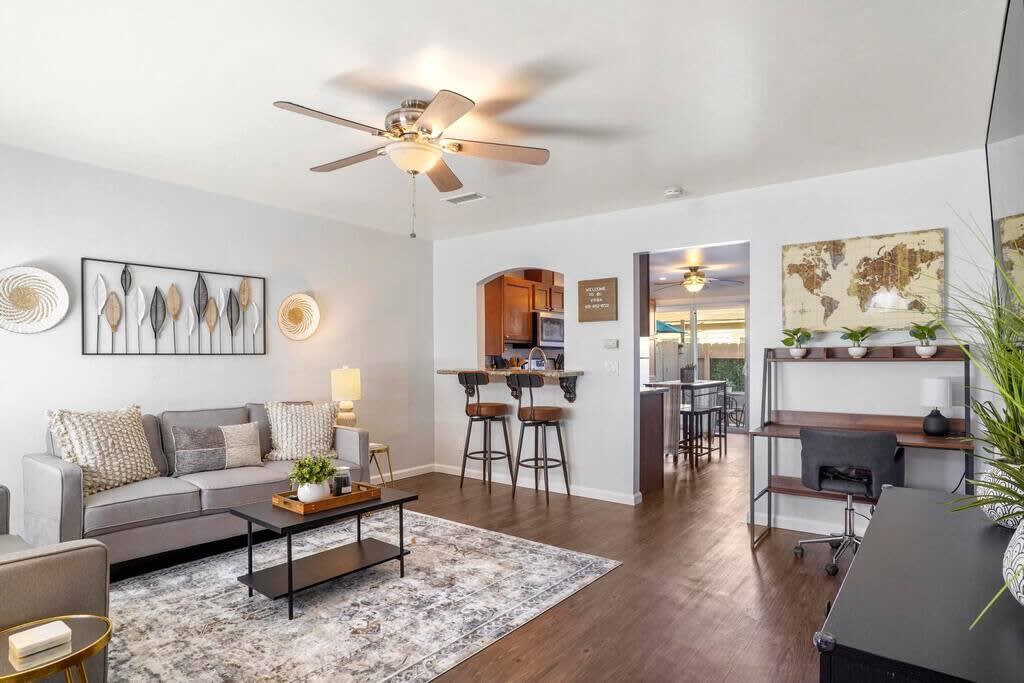 Inviting 2 BR Condo in the heart of Imperial Beach