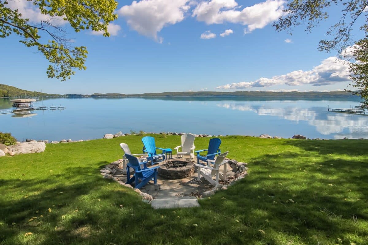 Big Glen Lakefront in Glen Arbor with Hot Tub! — Glen Arbor, MI — vacation rental