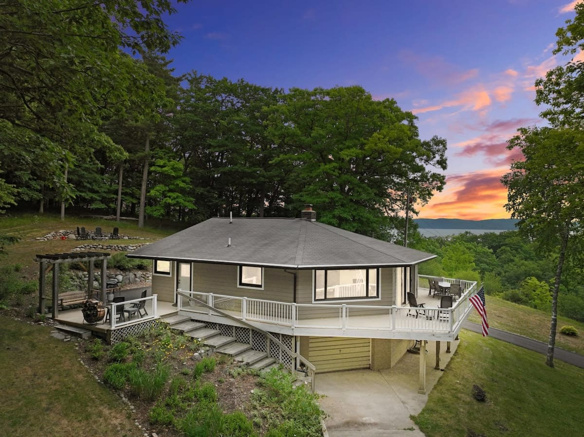 Glen Lake Ridge — Empire, MI — vacation rental